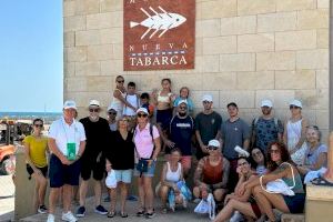 Voluntarios del Club Náutico Santa Pola limpian de colillas la isla de Tabarca - (foto 3) Voluntarios del Club Náutico Santa Pola limpian de colillas la isla de Tabarca - (foto 3)
