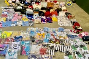 Golpe al top manta en Peñíscola: 13 detenidos en pleno centro de la localidad