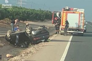 Bolca un cotxe en un aparatós accident de trànsit a Onda - (foto 2)