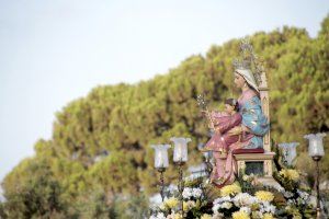 El Grao de Burriana vuelve a vivir la procesión de la virgen de la Misericordia El Grao de Burriana vuelve a vivir la procesión de la virgen de la Misericordia