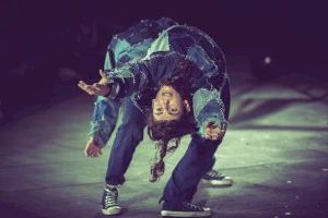 La dansa s’expandeix pels espais patrimonials de Sagunt amb dues propostes valencianes - (foto 2)