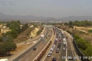 Un accident a Bétera causa retencions en l'A7
