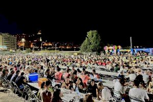Más de 3.000 personas participan en el popular ‘pa i porta’ de las Fiestas del Cristo de l’Alcora