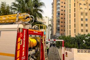 VIDEO | Un incendio en un restaurante sorprende a los vecinos de Calp - (foto 2)