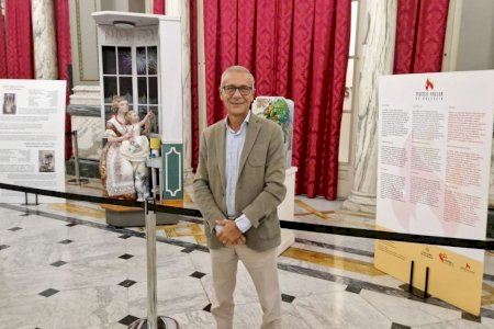 Santiago Ballester visita els Ninots Indultats en les Falles 2023, exposats fins divendres al Saló de Cristall Santiago Ballester visita els Ninots Indultats en les Falles 2023, exposats fins divendres al Saló de Cristall