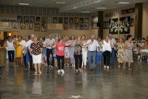 El baile de la tercera edad y el desfile de ‘fanalets’, protagonistas de este jueves de Misericòrdia en Burriana