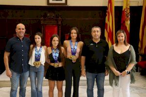 L'Ajuntament de Sagunt reconeix els seus mèrits a tres lluitadores del Club de Lluita Camp de Morvedre