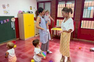 La concejal de Educación visita los centros educativos de Benaguasil con motivo del inicio de curso
