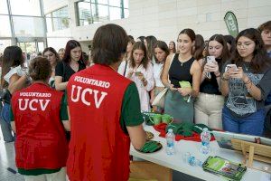 Los 2.300 nuevos alumnos de grado, llamados a descubrir un “sentido de vida” para alcanzar la “libertad plena” - (foto 7) Los 2.300 nuevos alumnos de grado, llamados a descubrir un “sentido de vida” para alcanzar la “libertad plena” - (foto 7)