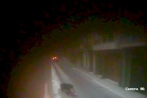 VÍDEO | Un lladre deixa ferida greu una dona gran a Picassent després de tirar-la a terra i agredir-la per robar-li la bossa