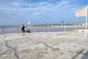 El bloguero Miguel Nonay, fundador del blog Viajerossinlimite, participa en una visita guiada a las Salinas de Torrevieja - (foto 3)