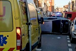Aparatoso accidente con atrapados en Vila-real