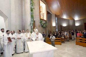 Monseñor Benavent celebra la misa solemne del 50 aniversario de la parroquia Nuestra Señora del Buen Consejo de Torrent - (foto 5)