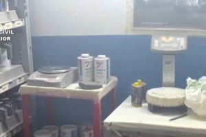 Destapen un taller de cotxes clandestí a Almussafes, tapadora d'un gran negoci de la droga - (foto 2)