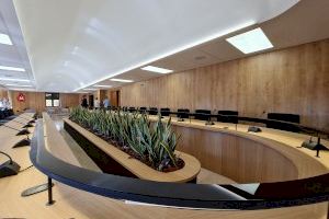 La Corporación Municipal estrena mañana la reforma del Salón de Plenos del Ayuntamiento de Elda