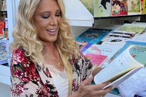 Reina Reech presenta su libro en el encuentro ‘ReConnect by YùHé’ en Valencia