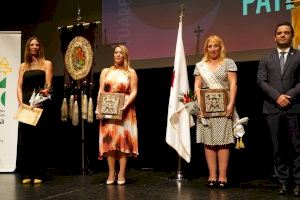 Guerreras de Tadmir y Tuareg asumen la representación de las Fiestas de Moros y Cristianos del 2024 de Paterna