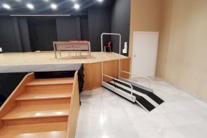 L'Ajuntament d'Almenara adquireix una plataforma elevadora per a facilitar l'accessibilitat a l'escenari del Centre de Cultura Paulo Freire - (foto 2) L'Ajuntament d'Almenara adquireix una plataforma elevadora per a facilitar l'accessibilitat a l'escenari del Centre de Cultura Paulo Freire - (foto 2)