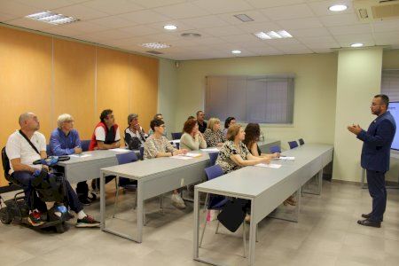 Vila-real refuerza el liderazgo en la lucha contra el paro con la incorporación de 15 nuevos trabajadores de planes de empleo