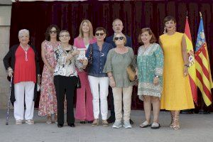 Ernestina Martínez Miquel y las Peñas “El Coet” y “El Xiflec” recibieron los ’Premios Ciudad de Benifaió 2023’