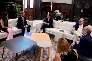 Català escenifica el suport de València a l'ampliació del Port en una reunió amb empresaris - (foto 3) Català escenifica el suport de València a l'ampliació del Port en una reunió amb empresaris - (foto 3)