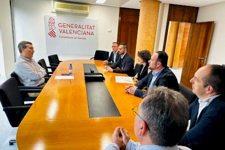 Els alcaldes del departament de salut de Manises es reuneixen amb el conseller de Sanitat, Marciano Gómez