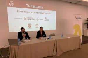 La secretària autonòmica de Turisme inaugura la jornada TUR4all Day de Gandia - (foto 3)