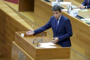 Carlos Mazón fa un balanç positiu dels cent dies de gestió i l'oposició l'acusa de “governar només per als rics”