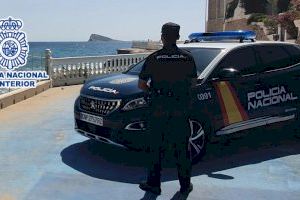 Onada de robatoris a punta de pistola en hotels de Benidorm: hi ha una lladre detinguda i un altre a la fuga