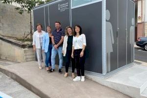 El Ayuntamiento instala un  módulo con tres aseos para dar servicio al mercadillo semanal