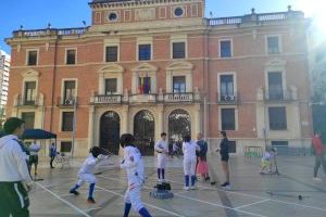Los centros de Castellón y Almassora se convierten en una pista de esgrima