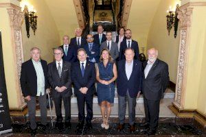 El Casino Antiguo de Castellón celebra el centenario de la remodelación del edificio y la imposición de insignias a los socios de oro