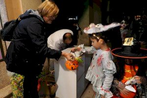 GALERIA | Monstres i tot tipus de personatges prenen la zona marítima de Borriana per Halloween - (foto 4) GALERIA | Monstres i tot tipus de personatges prenen la zona marítima de Borriana per Halloween - (foto 4)