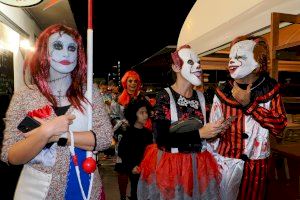 GALERIA | Monstres i tot tipus de personatges prenen la zona marítima de Borriana per Halloween GALERIA | Monstres i tot tipus de personatges prenen la zona marítima de Borriana per Halloween