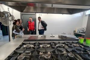 Rubén Alfaro visita el nuevo comedor del CEIP Antonio Machado que culmina las obras del Plan Edificant en este centro educativo