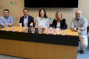 La Comissió y la Associació de Penyes de Benidorm repartirán 10.000 vasos reutilizables para fomentar el reciclaje y la sostenibilidad La Comissió y la Associació de Penyes de Benidorm repartirán 10.000 vasos reutilizables para fomentar el reciclaje y la sostenibilidad