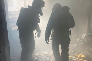 Un incendi en un edifici de Vila-real obliga a desallotjar els veïns sense causar ferits - (foto 4)