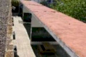 El Ayuntamiento de Calp asume la rehabilitación del muro y el porche del patio del CEIP Gabriel Miró