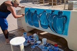 La pintora Lola Extremadouro llena de arte el paseo marítimo  de Calp - (foto 2)