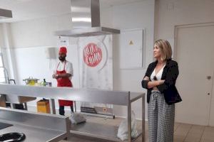 Los alumnos de 6º de Primaria de Altea aprenden cocina internacional en el “Aula de Cuina”
