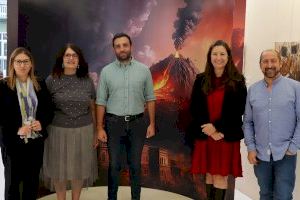 La Universidad de Valencia y el Ayuntamiento de Sagunto han inaugurado la VII edición de la Universidad de Otoño en el Centro Mario Monreal