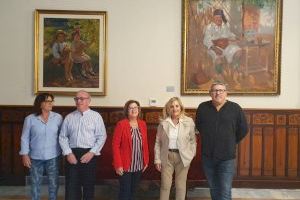 El Ayuntamiento de Sueca restaura las dos obras de Claros que permanecerán expuestas en el salón de plenos