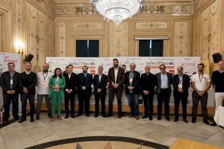 Cocineros de la Comunidad Valenciana compiten en Orihuela para ganar el premio a la mejor tapa de la región