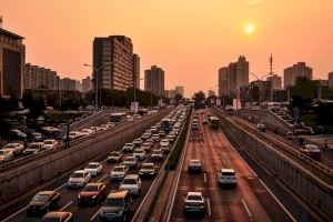 Siete de cada diez españoles prefiere el coche para ir a trabajar