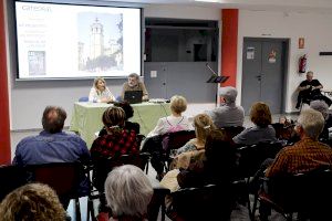 En su cita con el Club de Historia Puçol, María Villamayor desvela que hay una tercera parte de «Las doce llaves»