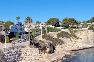 Finalizan las obras de reparación del acceso a la cala Calalga
