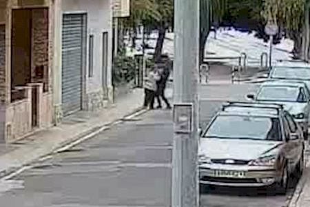 VIDEO | Dos detenidos por robos violentos a personas de avanzada edad en Alicante, Huelva, Madrid y Murcia VIDEO | Dos detenidos por robos violentos a personas de avanzada edad en Alicante, Huelva, Madrid y Murcia