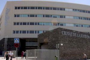 Tretze anys de presó per a un alacantí que va violar de manera continuada la seua fillastra de 12 anys