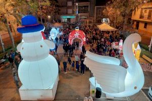 La cavalcada il·luminada de La Pobla de Farnals marca l'inici del Nadal
