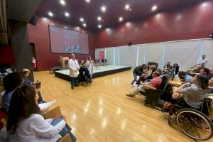 El Hospital Universitario del Vinalopó acoge un teatro comunitario para conmemorar el Día de la Diversidad Funcional El Hospital Universitario del Vinalopó acoge un teatro comunitario para conmemorar el Día de la Diversidad Funcional